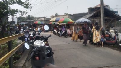 Pasar Karang Jetak, Potret Semangat Pedagang dan Kehidupan Warga Kampung Serdang Desa Kandawati